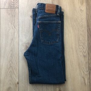 Levi's Women’s High Rise Ribcage Straight Indigo Jeans
